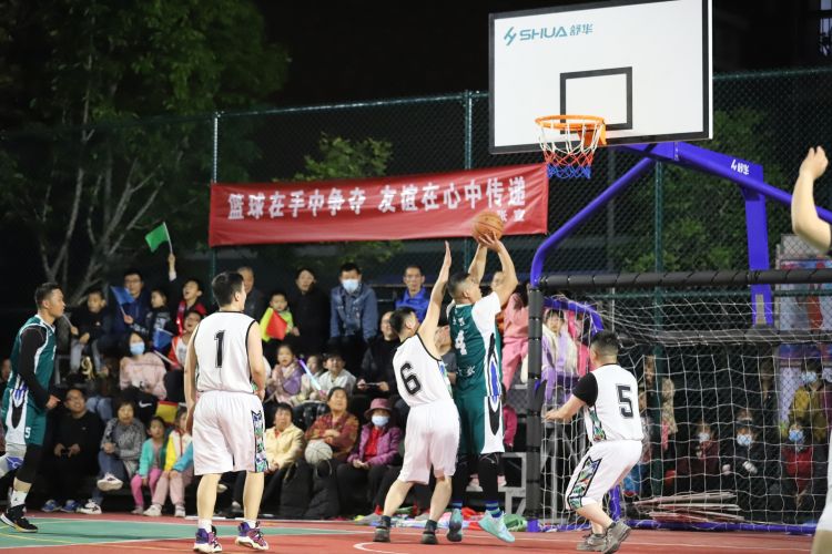 跃和李晓霞