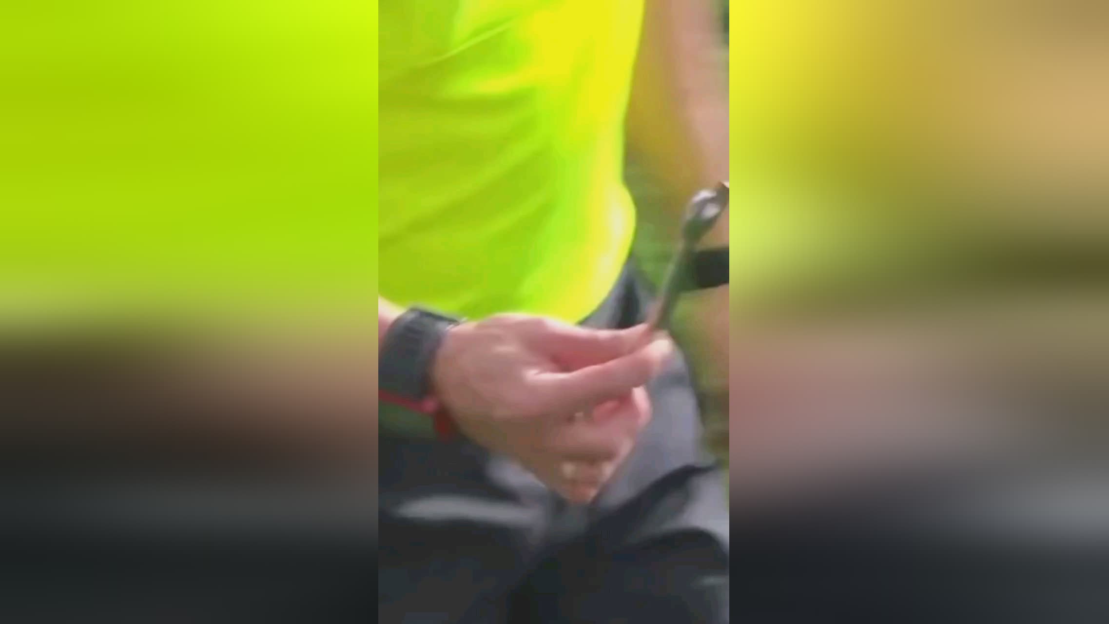 走在行